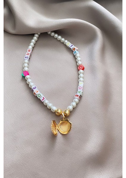 Istiridye Uçlu Love Yazılı Inci Kolye fiyatları