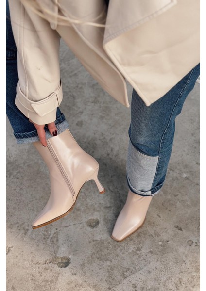 Alderie Kadın Topuklu Bot Bej Mat Deri modelleri