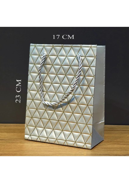 Küçük Boy Gri Karton Çanta