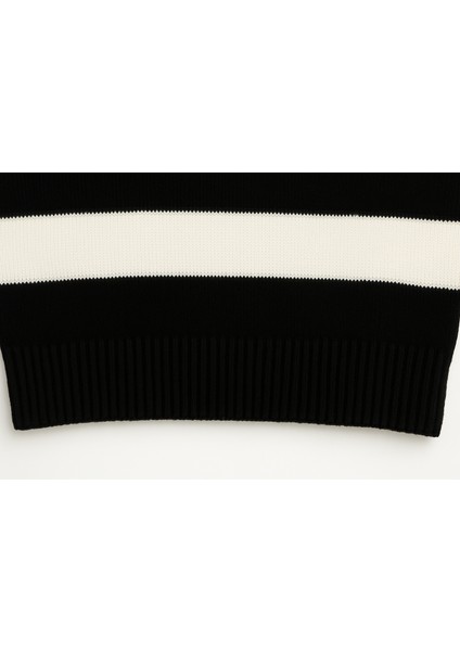 Regular Fit Erkek Dik Yaka Yarım Fermuarlı Çizgili Triko Kazak fırsatları