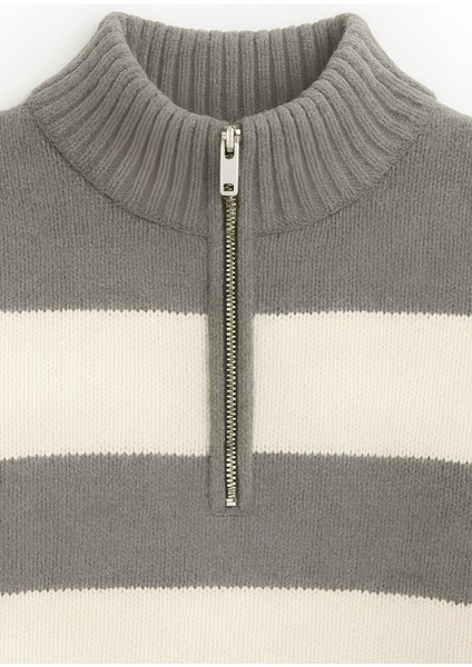 Regular Fit Erkek Dik Yaka Yarım Fermuarlı Çizgili Triko Kazak modelleri