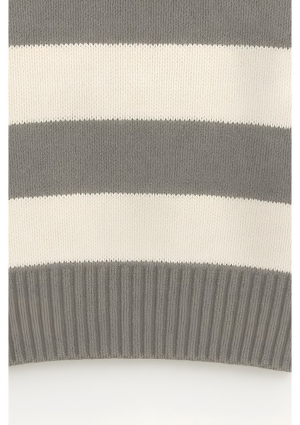 Regular Fit Erkek Dik Yaka Yarım Fermuarlı Çizgili Triko Kazak fırsatları