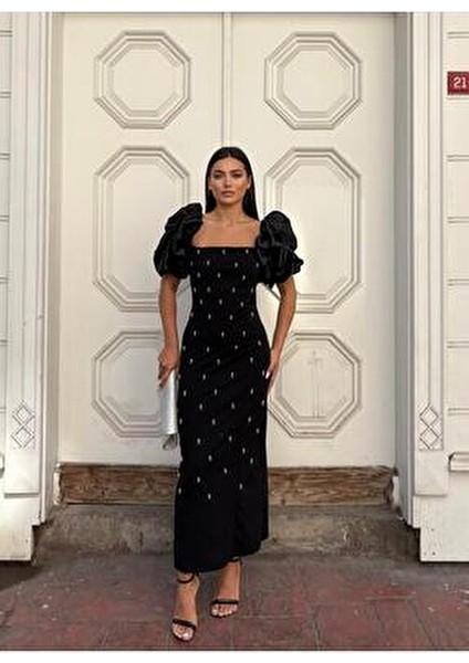 kare yaka maxi boy taş detaylı siyah elbise 583299