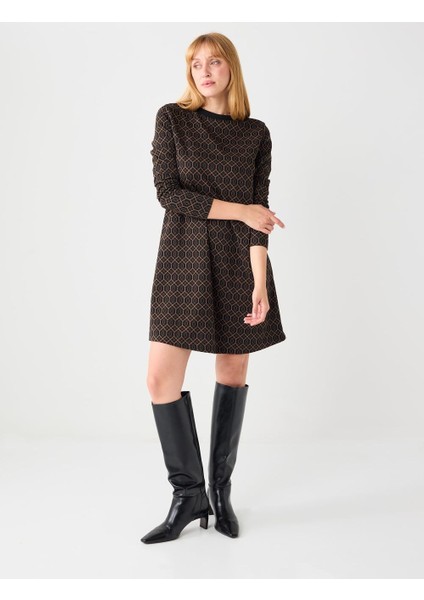 Siyah Yuvarlak Yaka Uzun Kollu Desenli Örme Mini Elbise