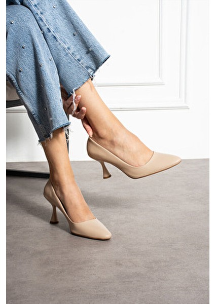 Bej Mat Vegan Deri 7cm Ince Topuklu Hafızalı Pedli Sivri Burun Günlük Ofis Abiye Stiletto