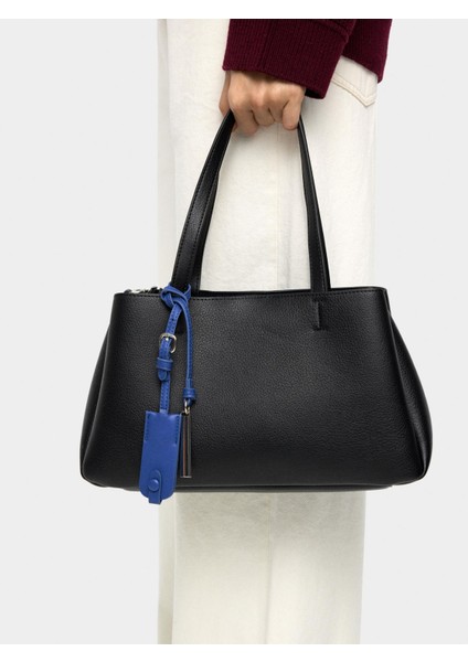 Charm'lı Düz Tote Çanta