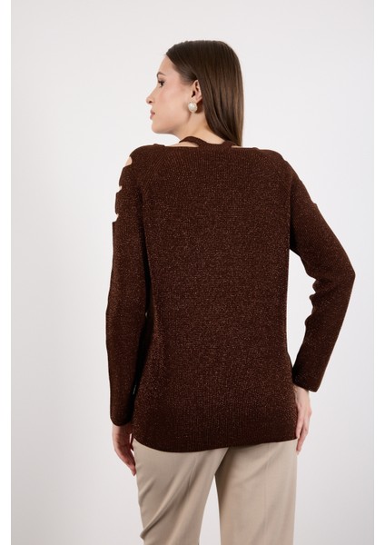Kadın Acı Kahve Omuzları Kesik Detaylı Reglan Kollu Simli Triko Kazak