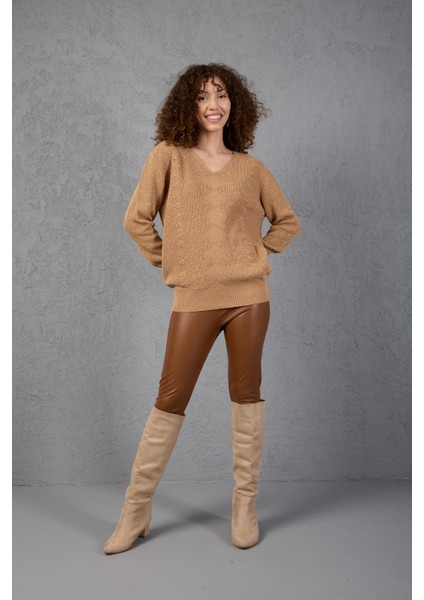 Kadın Bej Simli Selanik Örgü Baklava Desenli Geniş Manşetli V Yaka Triko Kazak