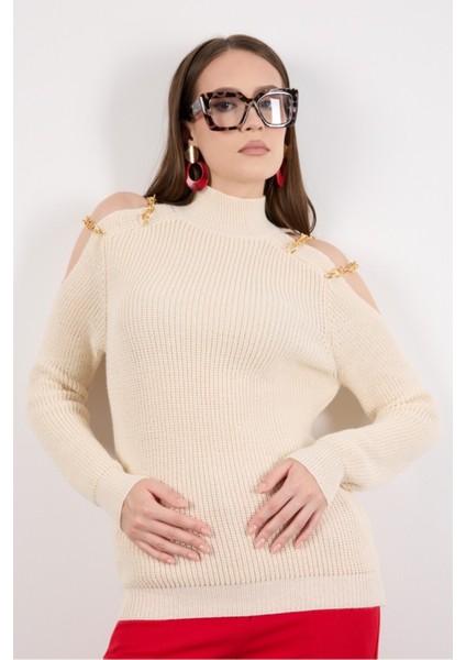 Kadın Ekru Zincir Detaylı Omuz Dekolteli Yarım Balıkçı Yaka Simli Triko Kazak fiyatları