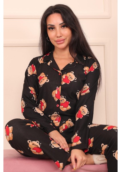 Kadın Ayıcık Desenli Önü Düğmeli Süet Pijama Takımı