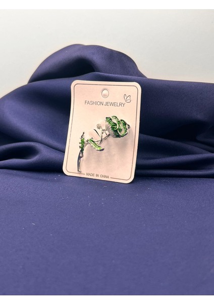 Kore Zarif Çiçek Yeşil Beyaz Çiçek Broş Yaka Iğnesi