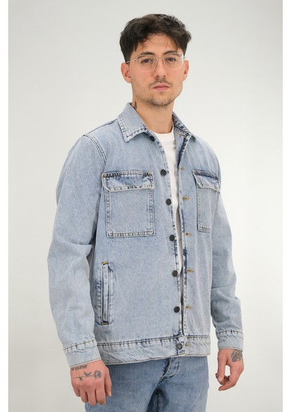 Erkek Buz Mavisi Yıkamalı Kot Ceket Rahat Kalıp Gömlek Yaka Kapaklı Çift Cep modelleri