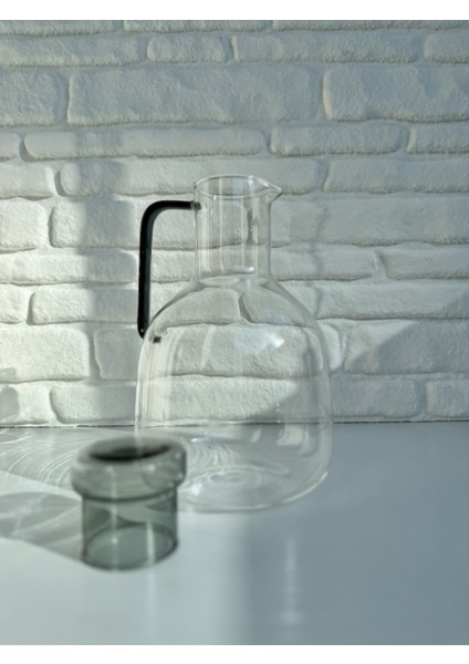 Renkli Kapak ve Kulplu Borosilikat Cam Sürahi 1.9 L fiyatları