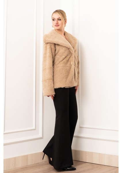 Geniş Yaka Peluş Kürk Kısa Kaban 2625 fiyatları