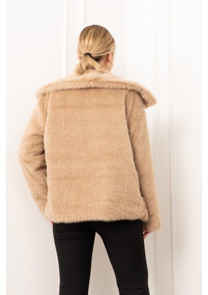 Geniş Yaka Peluş Kürk Kısa Kaban 2625 modelleri