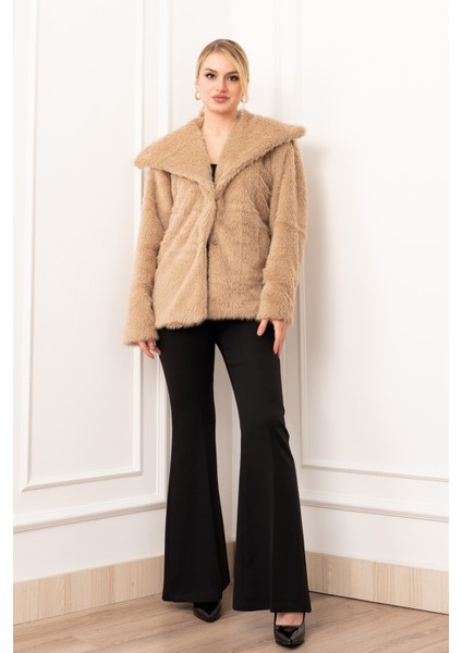 Geniş Yaka Peluş Kürk Kısa Kaban 2625 fırsatları