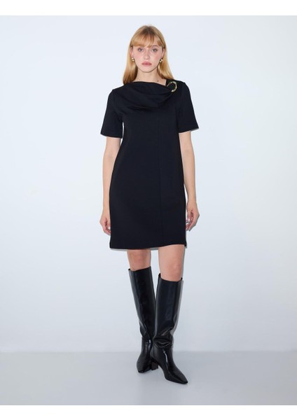 Siyah Degaje Yaka Kısa Kollu Örme Mini Elbise