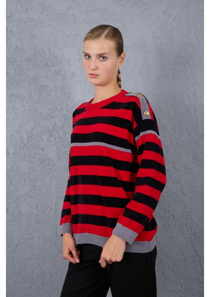 Kadın Kırmızı-Siyah Çizgili Şönil Kadife Bisiklet Yaka Omuzda Düğme Detaylı Triko Kazak