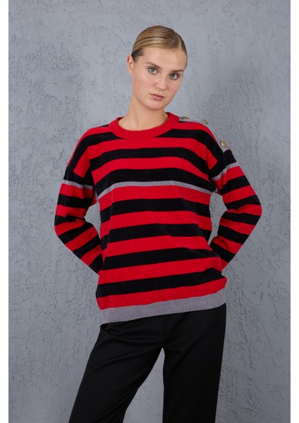 Kadın Kırmızı-Siyah Çizgili Şönil Kadife Bisiklet Yaka Omuzda Düğme Detaylı Triko Kazak fiyatları