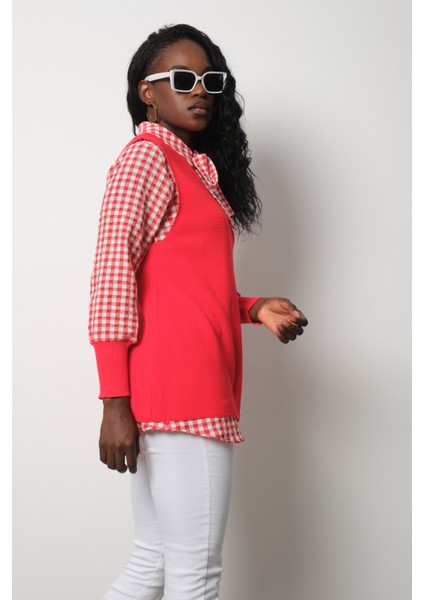 Kadın Kırmızı Fitilli Triko Süveter ve Kareli Gömlek Ikili Kombin indirimleri