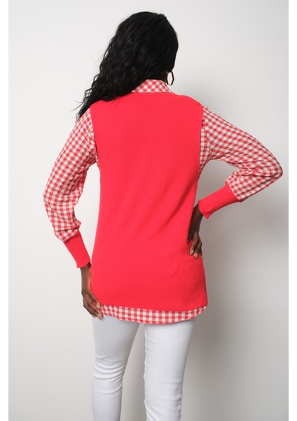 Kadın Kırmızı Fitilli Triko Süveter ve Kareli Gömlek Ikili Kombin