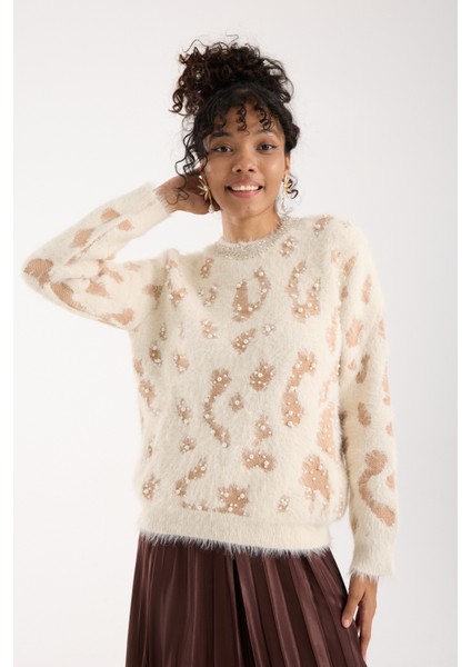 Kadın Ekru Sakal Iplik Taş ve Inci Detaylı Bisiklet Yaka Triko Kazak modelleri