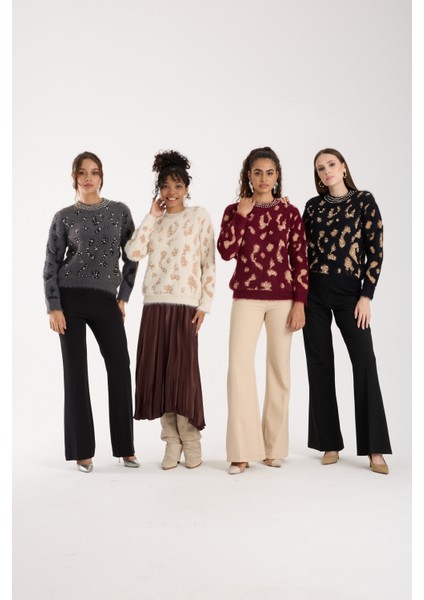 Kadın Ekru Sakal Iplik Taş ve Inci Detaylı Bisiklet Yaka Triko Kazak