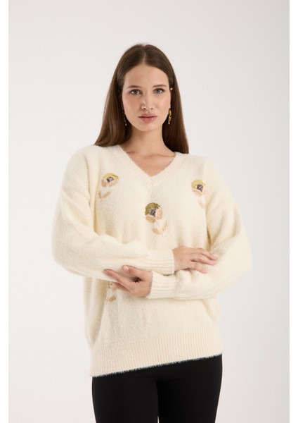 Kadın Ekru Sakal Iplik Balon Kollu Boncuk Nakışlı V Yaka Triko Kazak