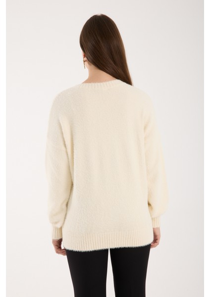 Kadın Ekru Sakal Iplik Balon Kollu Boncuk Nakışlı V Yaka Triko Kazak