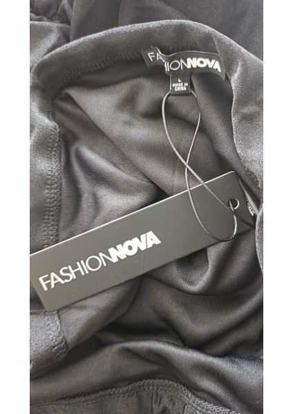 Still In Love Mini Siyah Elbise Eldiven Seti , Straplez Mini Siyah Elbise ,