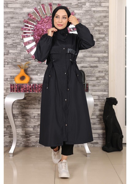 Yazı Detaylı Kapşonlu Mont Lacivert 15900