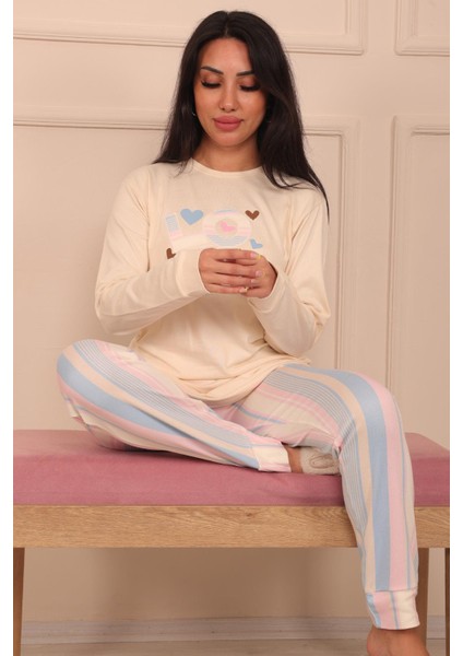Kadın Love Sloganlı ve Kalp Desenli Altı Kalın Çizgi Desenli Termal Pijama Takımı fırsatları