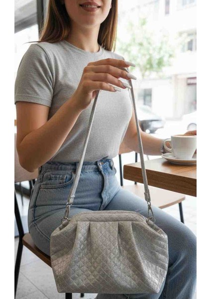 The Moiss Burslu Gümüş Renk Kadın El ve Omuz Çantasi