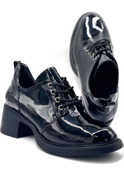 Kalın Kauçuk Taban Bağcıklı Günlük Kadın Ayakkabı Rugan Siyah