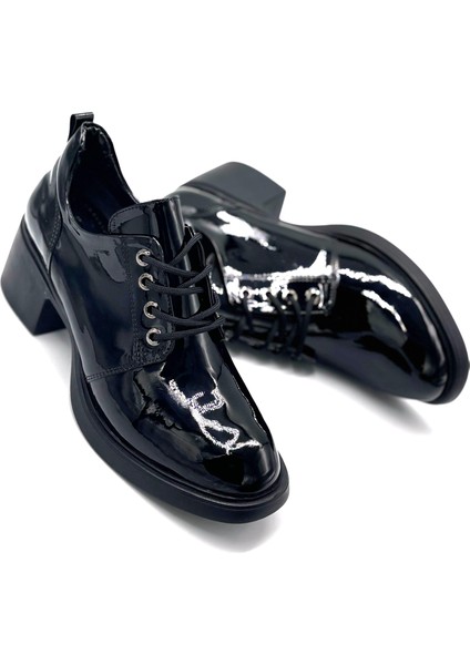 Kalın Kauçuk Taban Bağcıklı Günlük Kadın Ayakkabı Rugan Siyah fırsatları