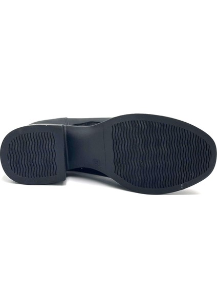 Kalın Kauçuk Taban Bağcıklı Günlük Kadın Ayakkabı Rugan Siyah indirimleri