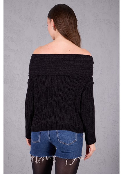 Kadın Siyah Şönil Kadife Carmen Yaka Triko Kazak indirimleri