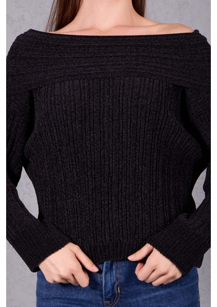 Kadın Siyah Şönil Kadife Carmen Yaka Triko Kazak