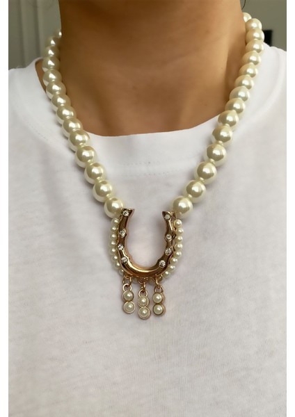 Nal Uçlu Cam Inci Kolye