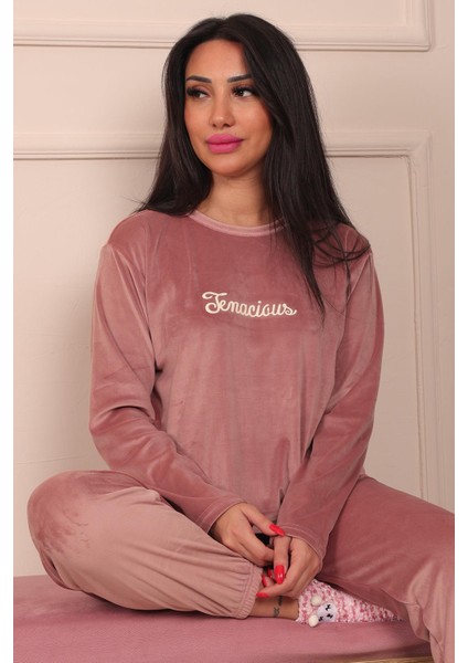 Kadın Sloganlı Uzun Kollu Paçası Manşetli Kadife Pijama Takımı fiyatları