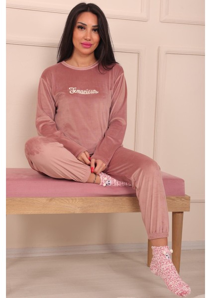 Kadın Sloganlı Uzun Kollu Paçası Manşetli Kadife Pijama Takımı fırsatları