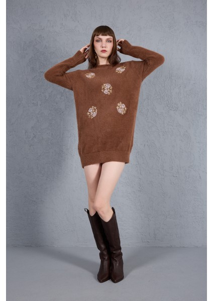 Kadın Kahve Sakal Iplik Boncuk Nakışlı Bisiklet Yaka Triko Kazak