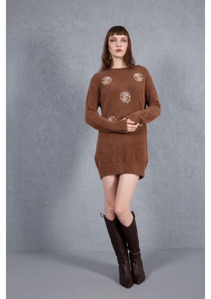 Kadın Kahve Sakal Iplik Boncuk Nakışlı Bisiklet Yaka Triko Kazak fiyatları