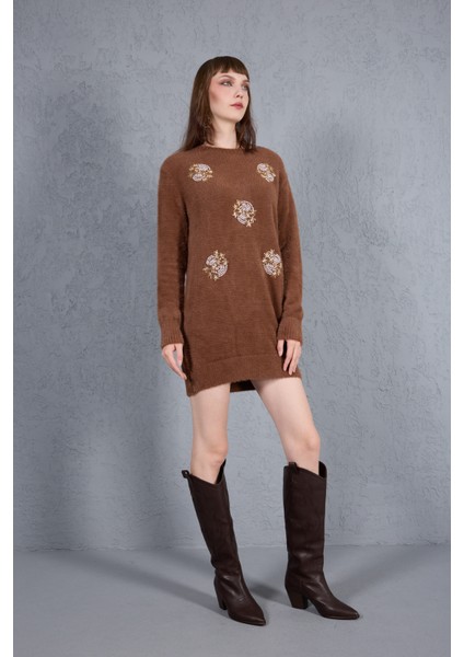 Kadın Kahve Sakal Iplik Boncuk Nakışlı Bisiklet Yaka Triko Kazak modelleri