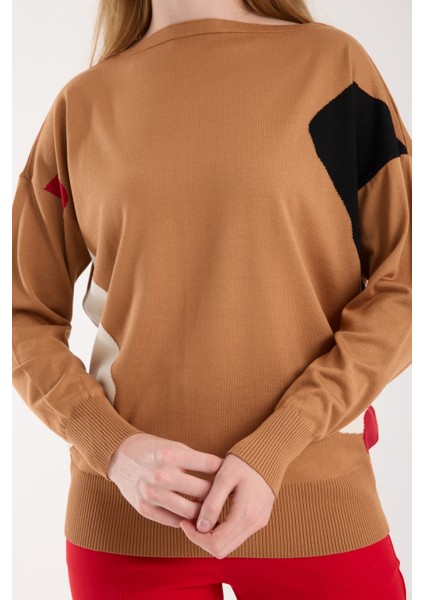 Kadın Bej Viskon Kumaş Renk Bloklu Kayık Yaka Triko Bluz fırsatları