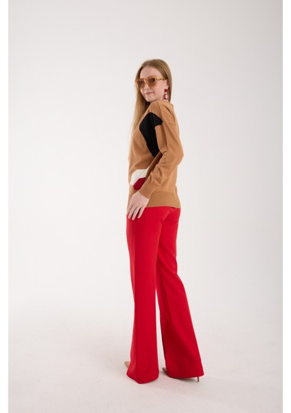 Kadın Bej Viskon Kumaş Renk Bloklu Kayık Yaka Triko Bluz