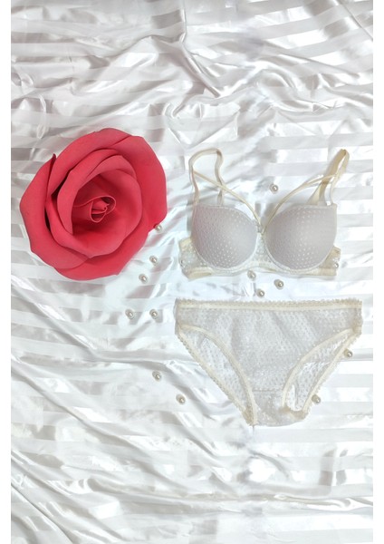 Beyaz Pembe Tül Detaylı Noktalı Kaplı Desteksiz Sütyen Külot Takım fiyatları