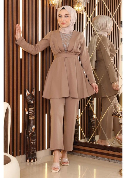 Taş Detaylı Kemerli Takım Vizon MSW19122 modelleri