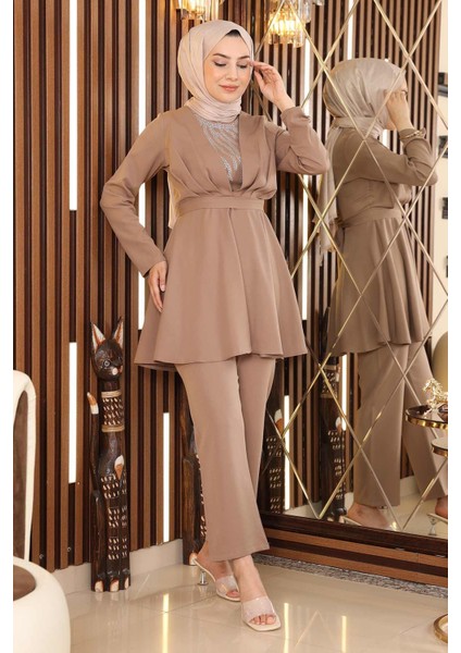 Taş Detaylı Kemerli Takım Vizon MSW19122 fırsatları