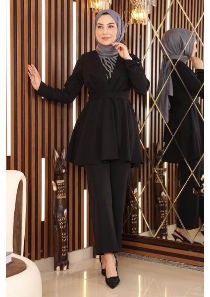 Taş Detaylı Kemerli Takım Siyah MSW19122